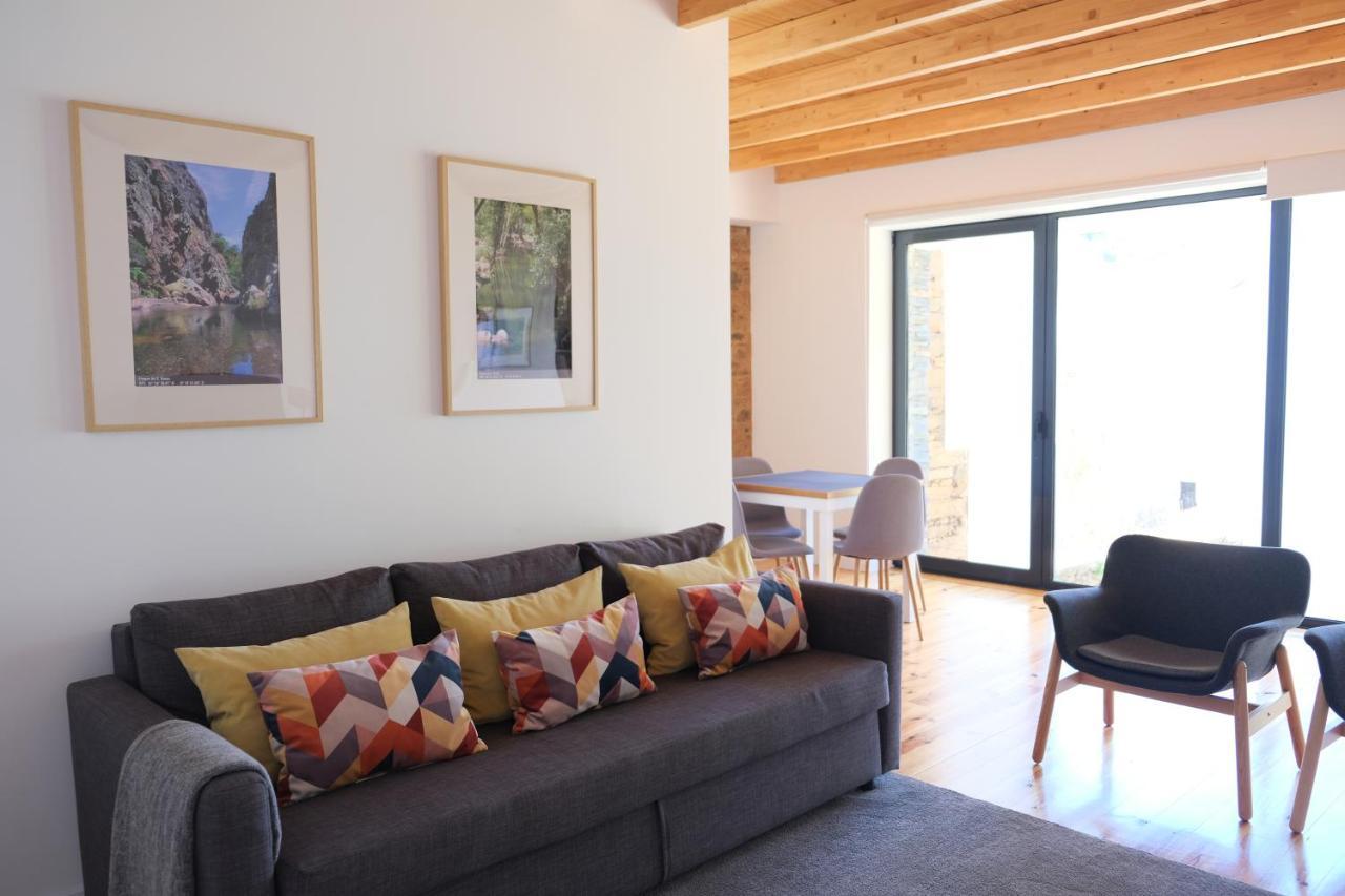Casa Da Ribeira Guesthouse Cha de Alvares Екстер'єр фото